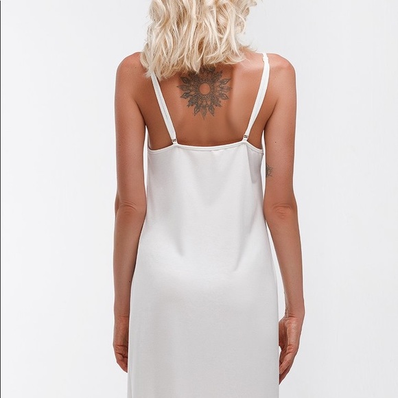 Darico Slip gown nightwear in white L/XL - Picture 2 of 3